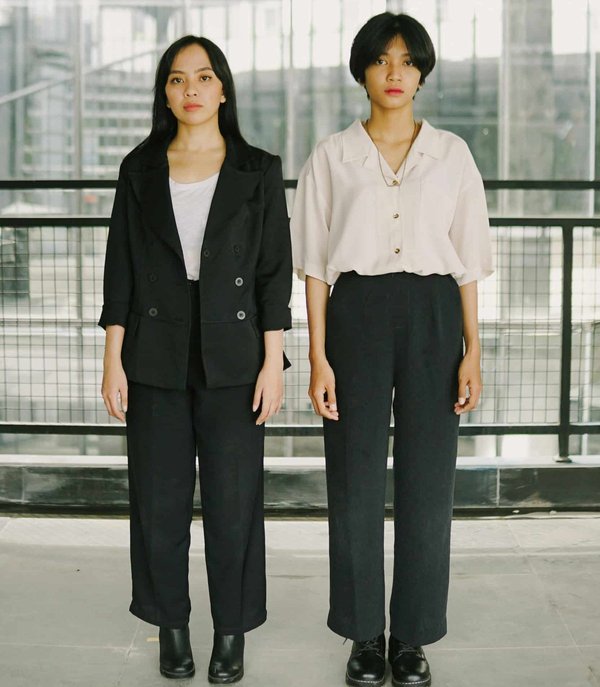 What's the Best Method for Incorporating Satin Fabrics into Daytime Office Wear?